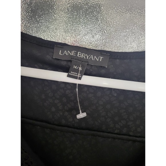 Lane Bryant Black Short Sleeve V Neck Eyelet Shirt - 14/16 - NWOT - Picture 3 of 3